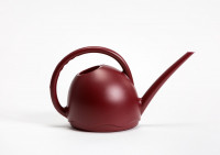 Watering can Medusa wine red